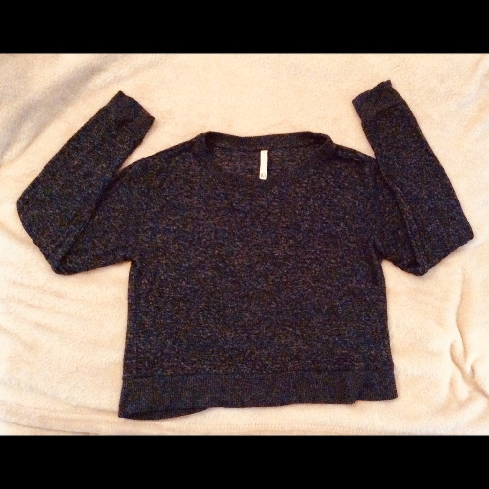 Black & White mottled pullover crop